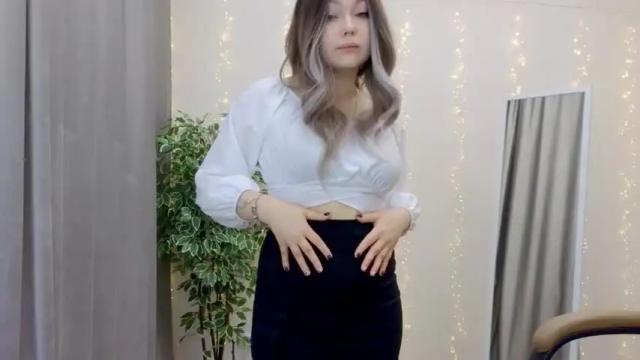 Image 6 of kiana_blush Stream on Chaturbate on 20 months ago