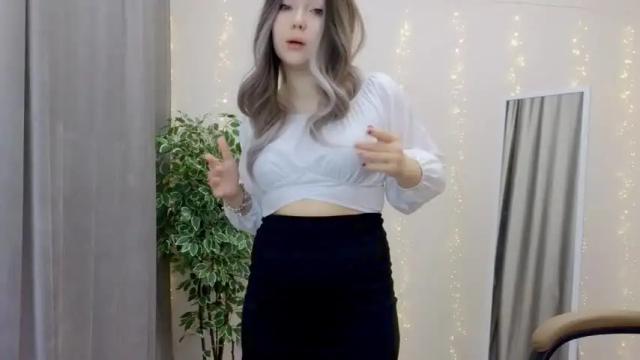 Image 7 of kiana_blush Stream on Chaturbate on 20 months ago