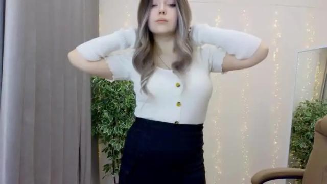 Image 11 of kiana_blush Stream on Chaturbate on 20 months ago
