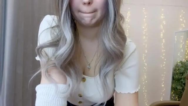 Image 4 of kiana_blush Stream on Chaturbate on 20 months ago