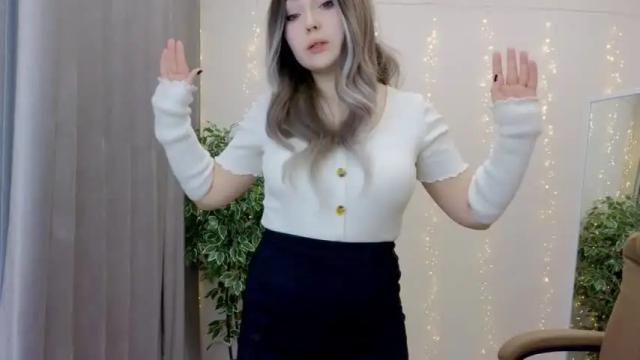 Image 6 of kiana_blush Stream on Chaturbate on 20 months ago