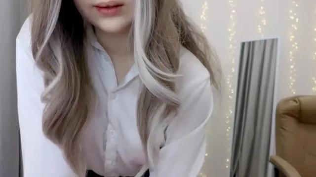 Image 10 of kiana_blush Stream on Chaturbate on 20 months ago