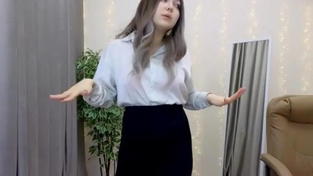 Image 2 of kiana_blush Stream on Chaturbate on 20 months ago