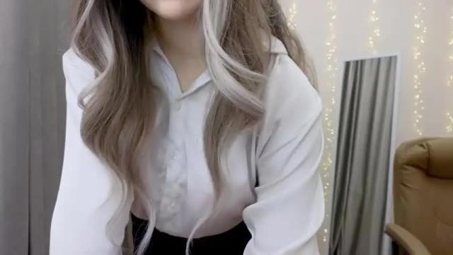 Image 8 of kiana_blush Stream on Chaturbate on 20 months ago