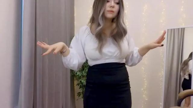 Image 3 of kiana_blush Stream on Chaturbate on 20 months ago