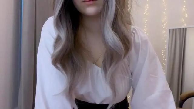 Image 4 of kiana_blush Stream on Chaturbate on 20 months ago