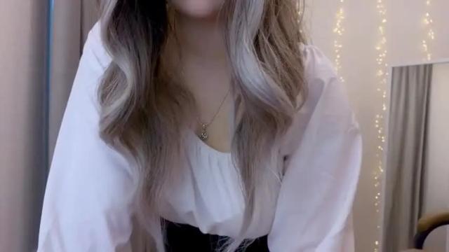 Image 6 of kiana_blush Stream on Chaturbate on 20 months ago