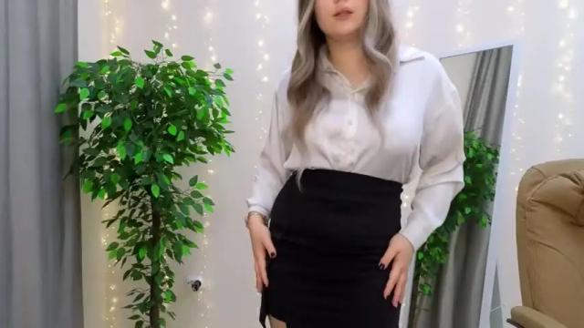 Image 2 of kiana_blush Stream on Chaturbate on 20 months ago