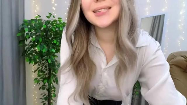 Image 4 of kiana_blush Stream on Chaturbate on 20 months ago