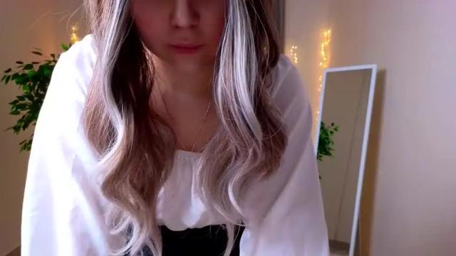 Image 4 of kiana_blush Stream on Chaturbate on 20 months ago