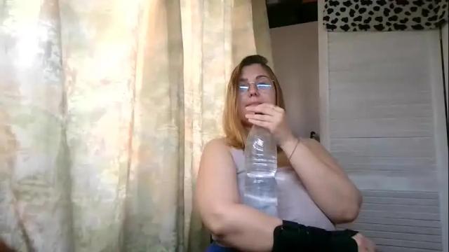 Image 7 of kianna_dior_ Stream on Chaturbate on 1 month ago