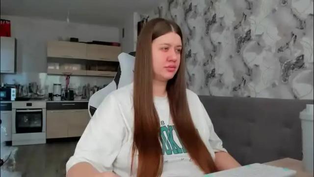 Image 2 of kianna_dior_ Stream on Chaturbate on 5 days ago