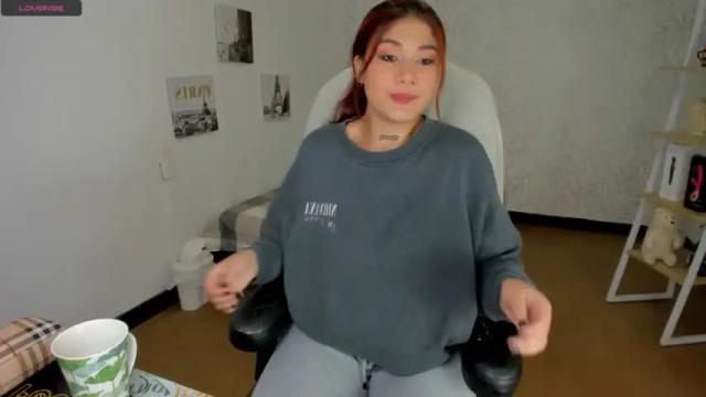 Image 6 of kiara_and_evelyn Stream on Chaturbate on 14 months ago