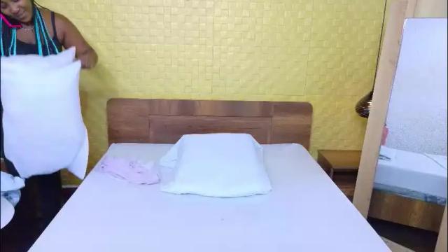 Image 3 of kiara_evanss Stream on Chaturbate on 2 months ago