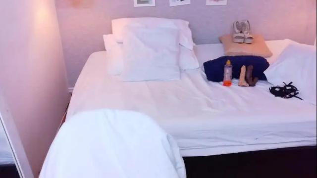 Image 2 of kiara_evanss Stream on Chaturbate on 1 month ago