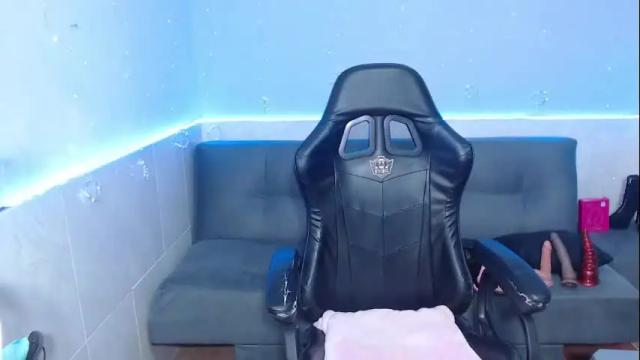 Image 12 of kiara_scottt Stream on Chaturbate on 27 days ago