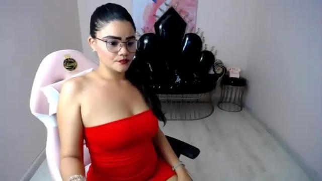 Image 12 of kiara_torress Stream on Chaturbate on 21 months ago