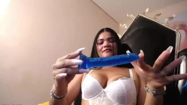 Image 10 of kiara_torress Stream on Chaturbate on 20 months ago
