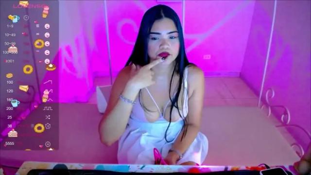Image 10 of kiara_torress Stream on Chaturbate on 20 months ago