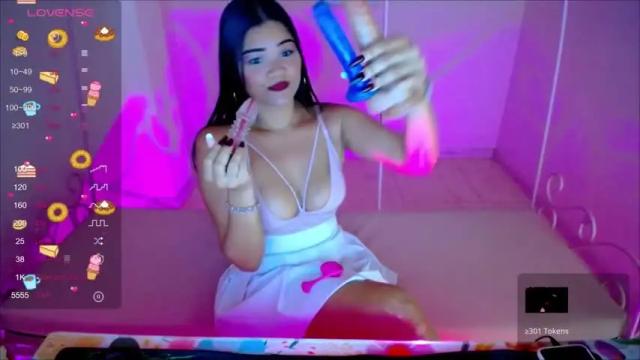 Image 6 of kiara_torress Stream on Chaturbate on 20 months ago