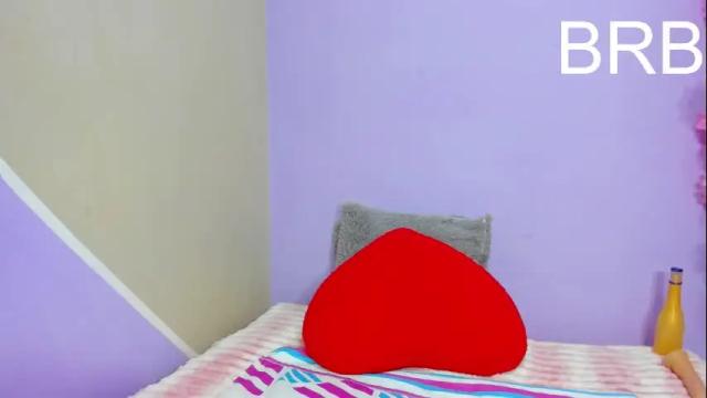 Image 2 of kiarabenedetti Stream on Chaturbate on 1 month ago