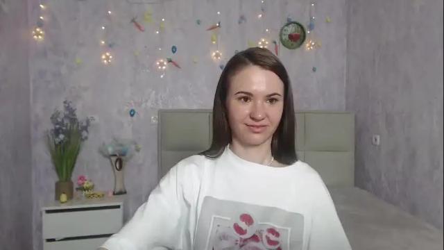 Image 7 of kiaracriegs Stream on Chaturbate on 15 days ago
