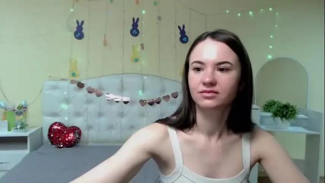 Image 12 of kiaracriegs Stream on Chaturbate on 9 days ago