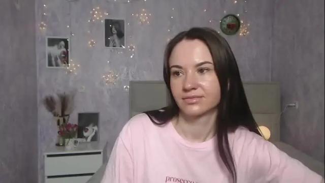 Image 4 of kiaracriegs Stream on Chaturbate on 3 days ago