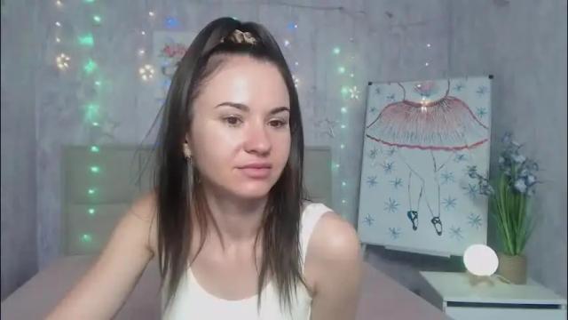 Image 2 of kiaracriegs Stream on Chaturbate on 2 months ago