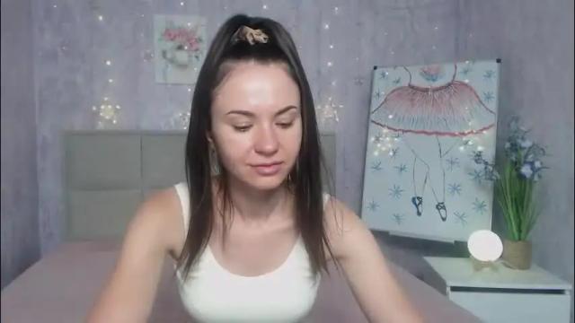 Image 7 of kiaracriegs Stream on Chaturbate on 2 months ago