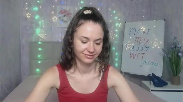 Image 10 of kiaracriegs Stream on Chaturbate on 2 months ago