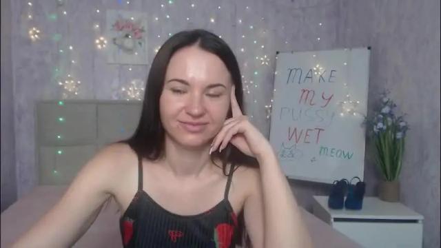 Image 3 of kiaracriegs Stream on Chaturbate on 2 months ago