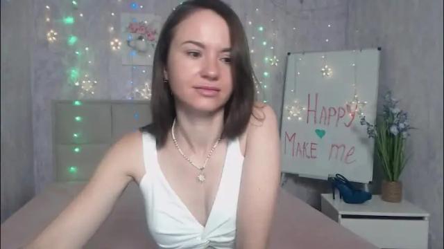 Image 3 of kiaracriegs Stream on Chaturbate on 2 months ago