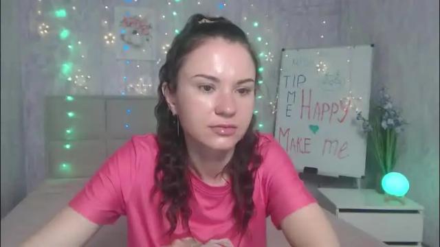 Image 11 of kiaracriegs Stream on Chaturbate on 1 month ago