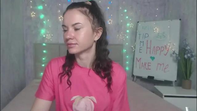 Image 2 of kiaracriegs Stream on Chaturbate on 1 month ago