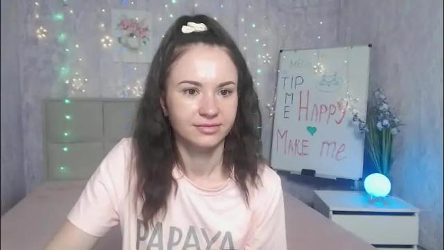 Image 3 of kiaracriegs Stream on Chaturbate on 1 month ago
