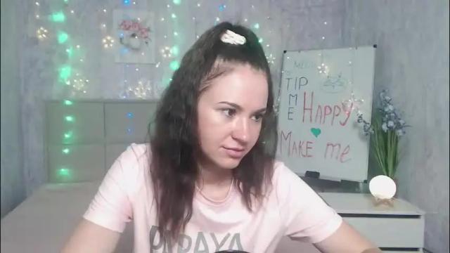 Image 4 of kiaracriegs Stream on Chaturbate on 1 month ago