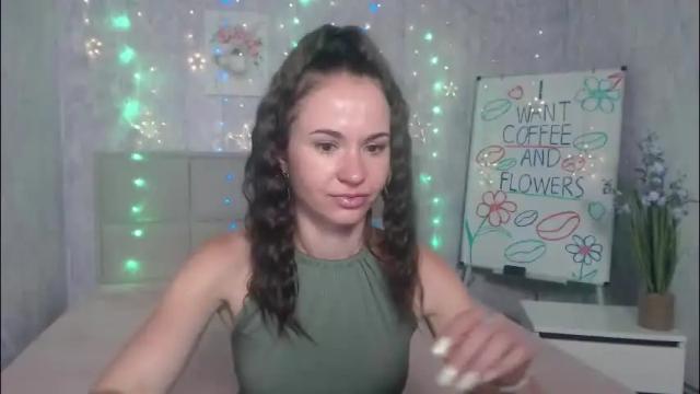 Image 12 of kiaracriegs Stream on Chaturbate on 1 month ago