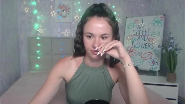 Image 2 of kiaracriegs Stream on Chaturbate on 1 month ago