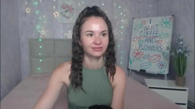Image 3 of kiaracriegs Stream on Chaturbate on 1 month ago