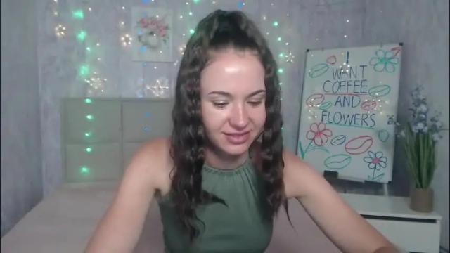 Image 7 of kiaracriegs Stream on Chaturbate on 1 month ago