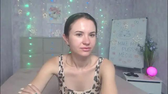 Image 12 of kiaracriegs Stream on Chaturbate on 1 month ago