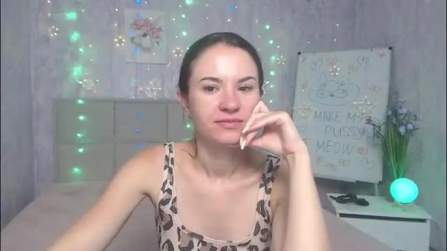 Image 4 of kiaracriegs Stream on Chaturbate on 1 month ago