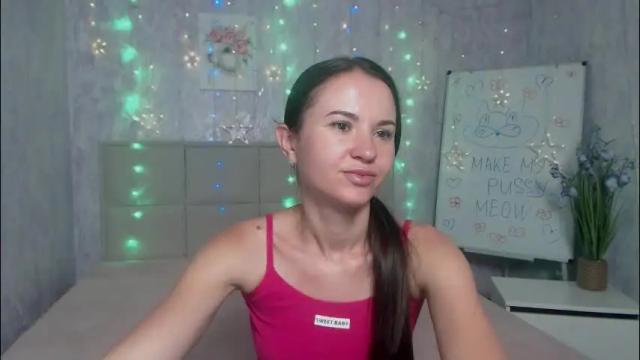 Image 12 of kiaracriegs Stream on Chaturbate on 28 days ago