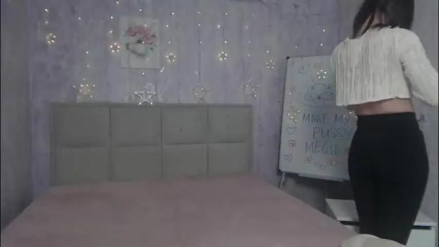 Image 10 of kiaracriegs Stream on Chaturbate on 24 days ago