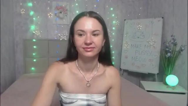 Image 10 of kiaracriegs Stream on Chaturbate on 21 days ago