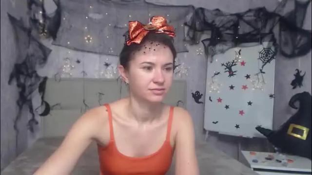 Image 2 of kiaracriegs Stream on Chaturbate on 1 day ago