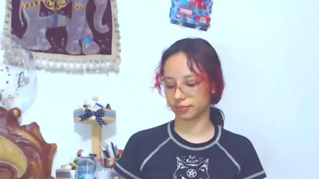 Image 3 of kiaralenon Stream on Chaturbate on 14 months ago