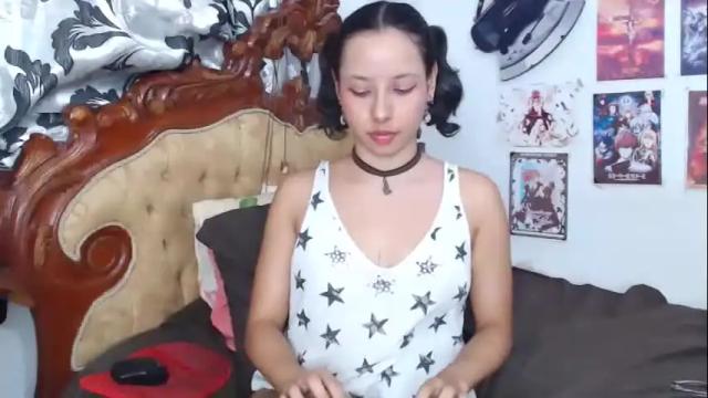 Image 7 of kiaralenon Stream on Chaturbate on 1 month ago