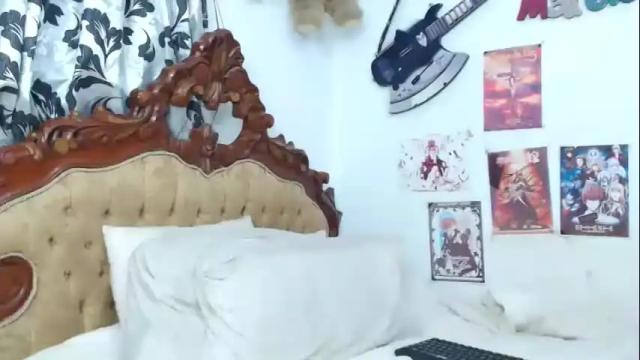 Image 4 of kiaralenon Stream on Chaturbate on 15 days ago